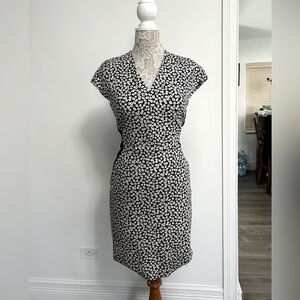 Escada Delivia Floral V-Neck Short Sleeve Dress in Charcoal,NWOT - Size 10(US)